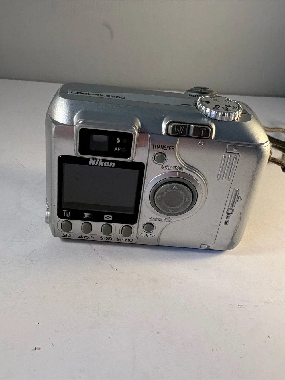 Nikon COOLPIX 4300 4.0MP Digital Camera Silver Memory Card Case BatteryUNTESTED